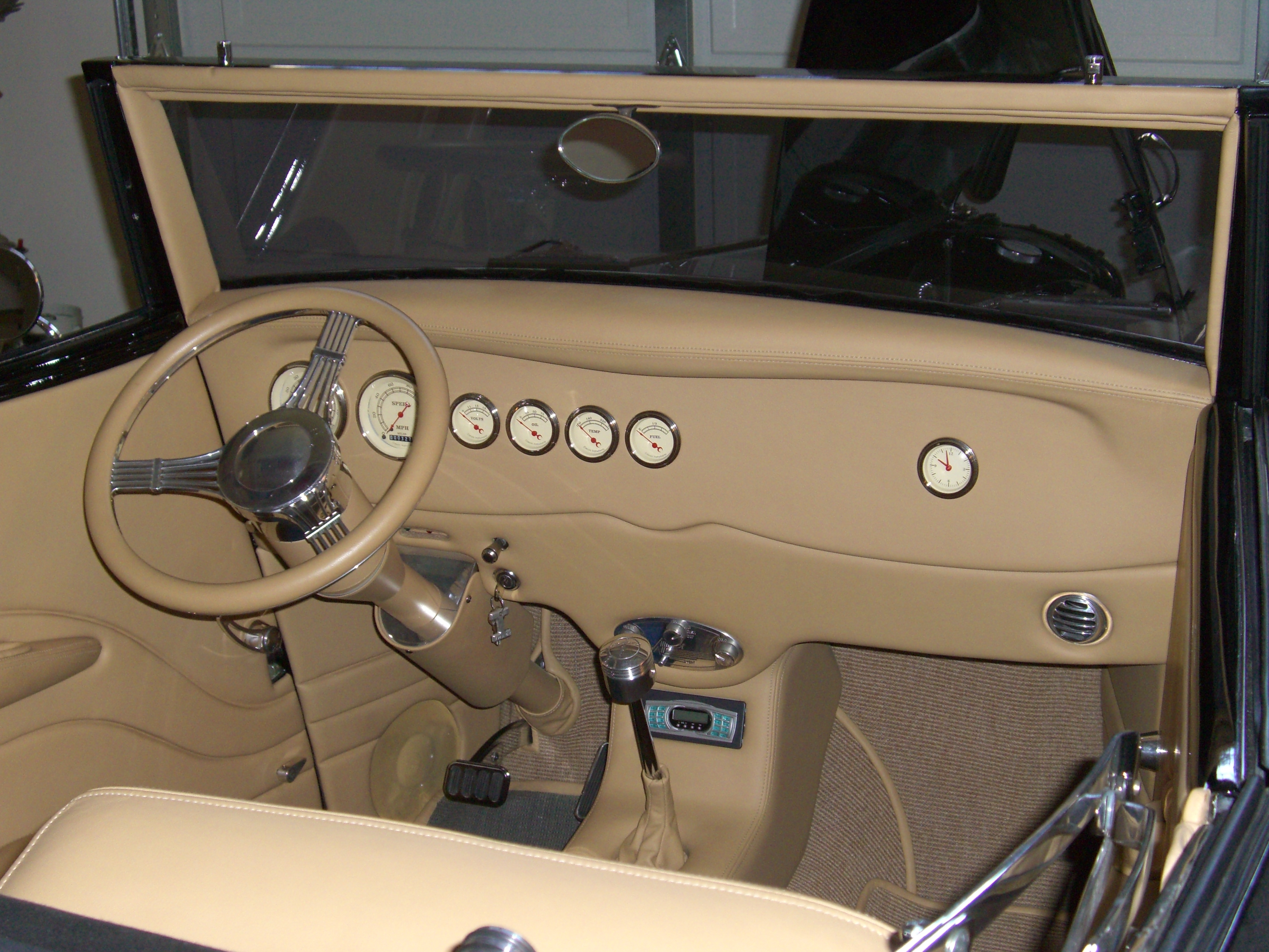 33Interior.jpg